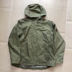 North Face rain shell, olive color, size XL, excellent condition